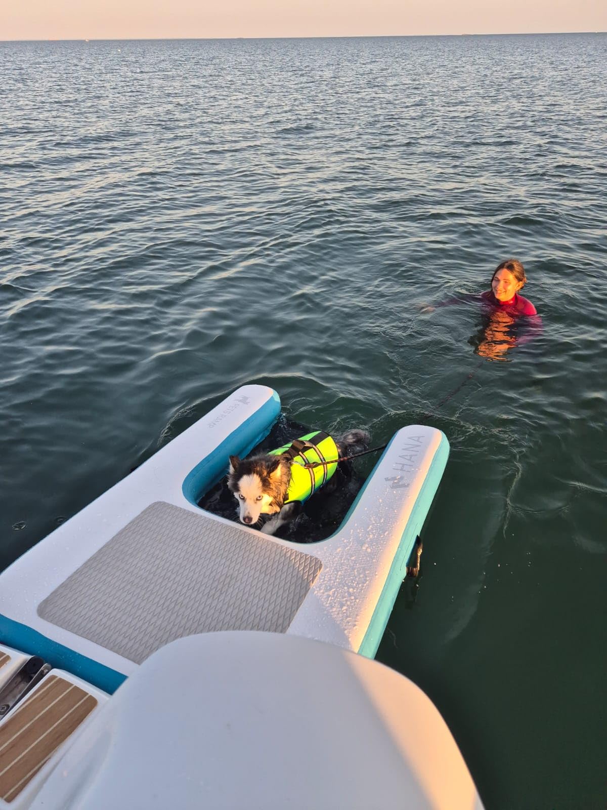hana-outdoors-yachting-rampe-chien-gonflable-150x100-dropstitch image 2