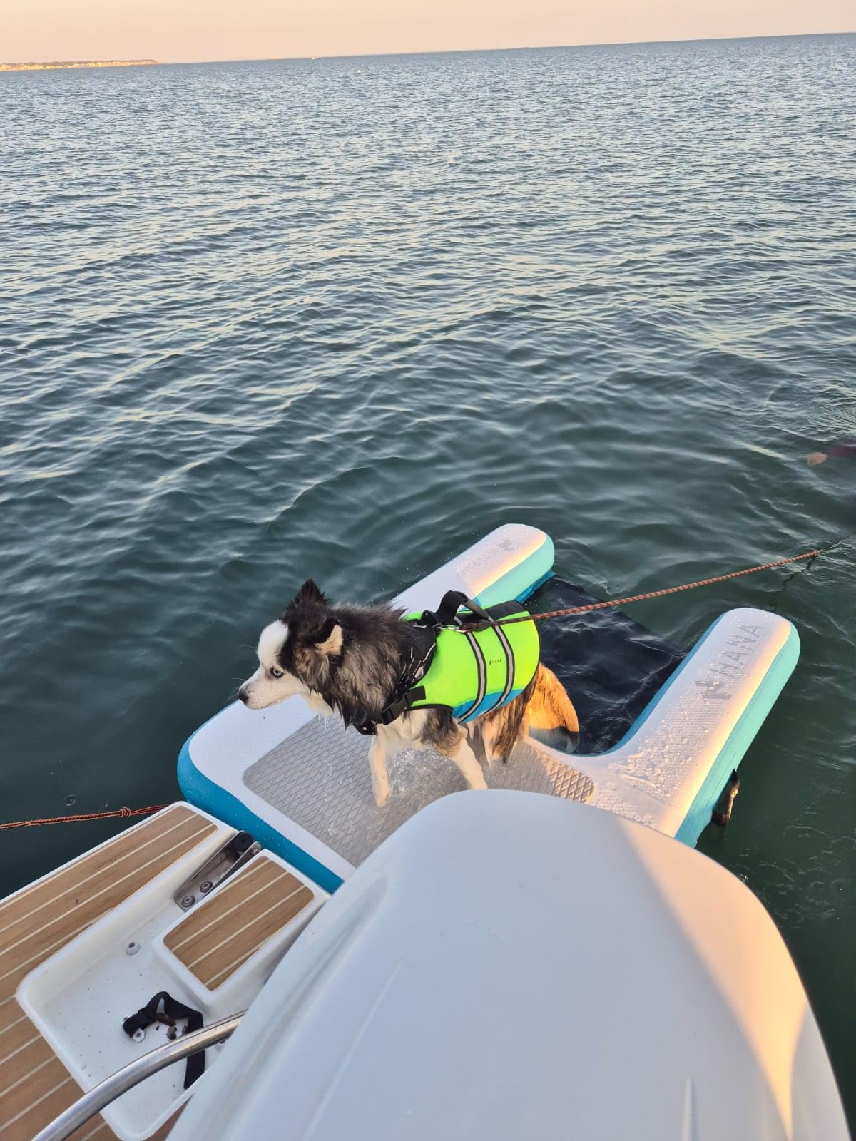 hana-outdoors-yachting-rampe-chien-gonflable-150x100-dropstitch image 4